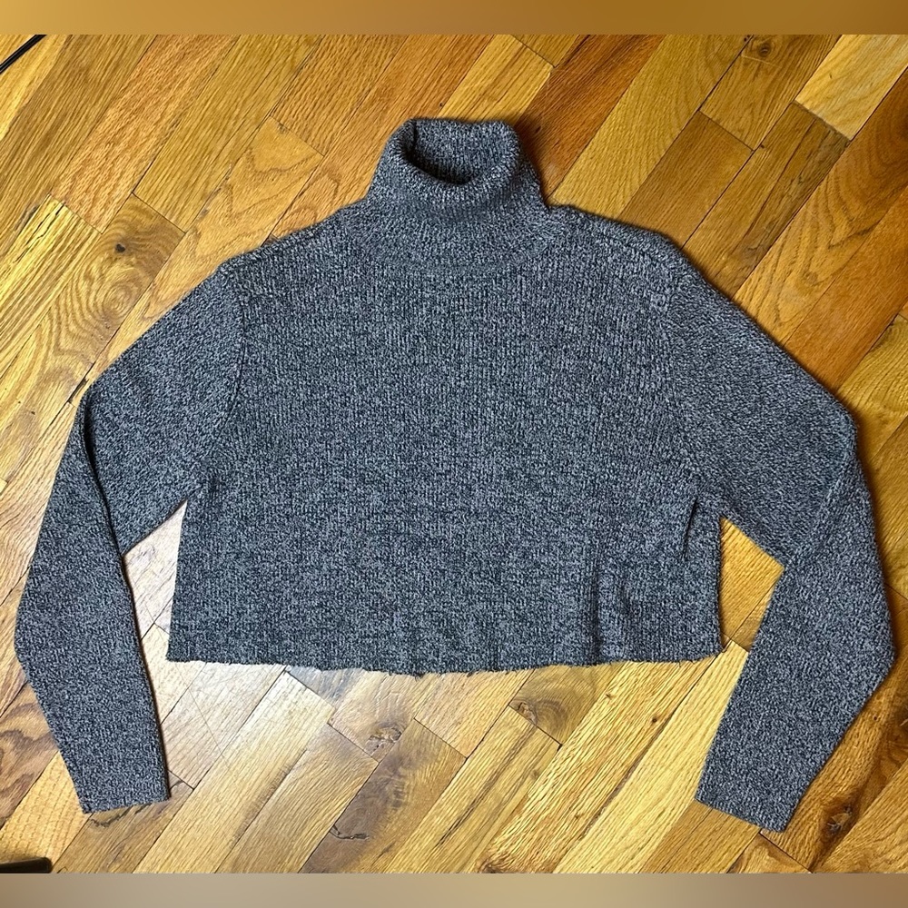 Super Cozy Heather Gray Turtleneck 🖤